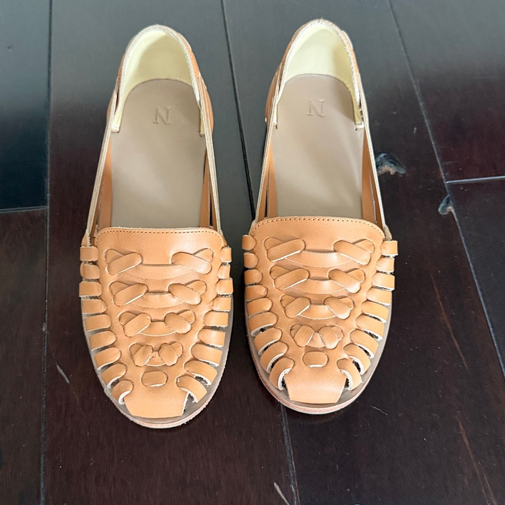 Nisolo Womens Huarache Sandals in Natural Leather